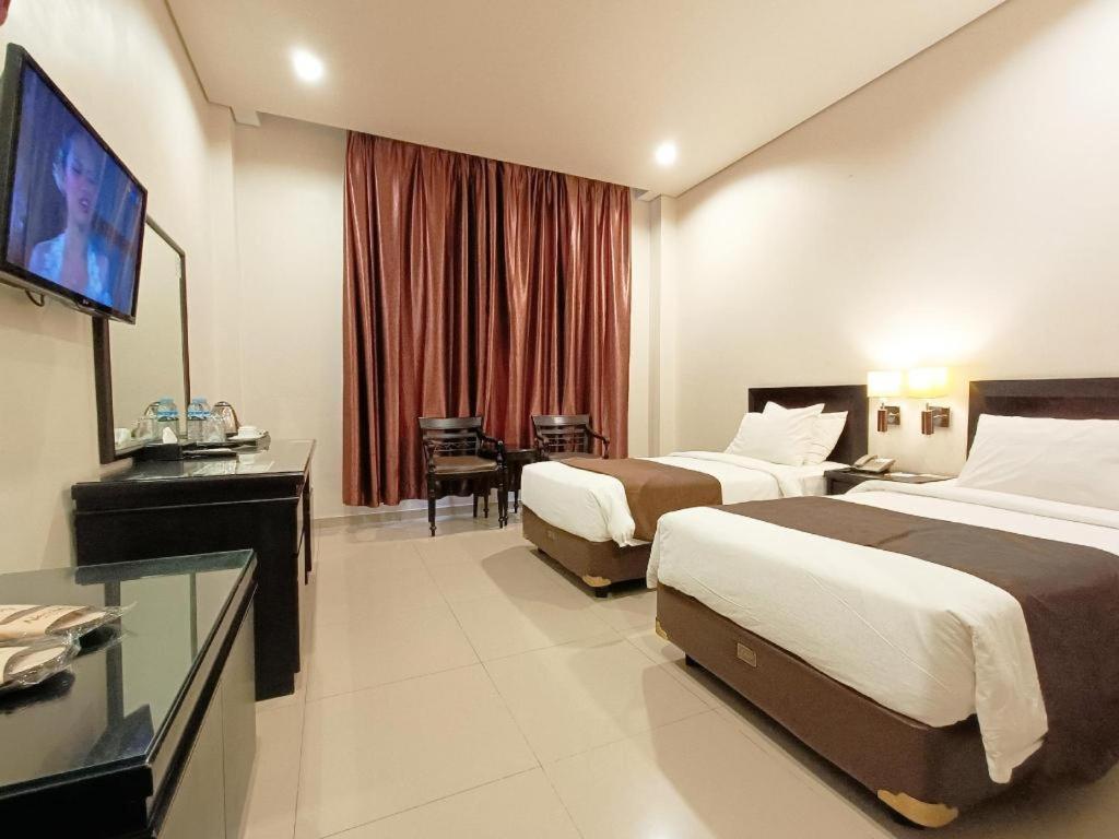 Narita Classic Hotel Surabaya Esterno foto