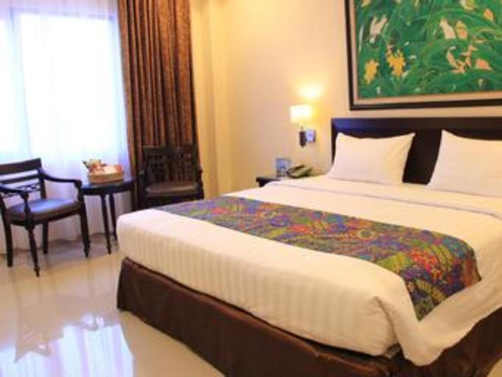Narita Classic Hotel Surabaya Esterno foto